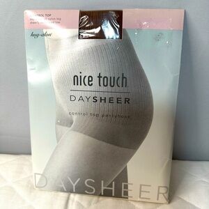 Nice Touch Pantyhose Hosiery Control Top Reinforced Top Day Sheer Size Regular